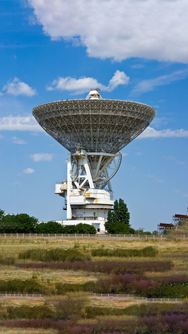 Cosmic Radio Bursts