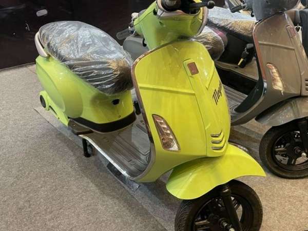 Salah satu pilihan warna motor listrik ZPT NYX.