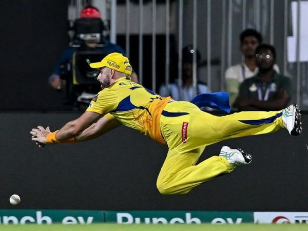 Daryl Mitchell gave life to Shashank Singh in the 14th over.
