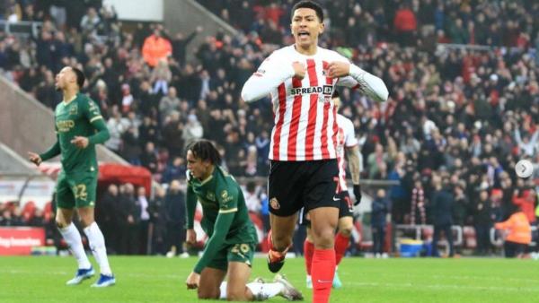 Potret Jobe Bellingham saat bermain di lapangan bela Sunderland.