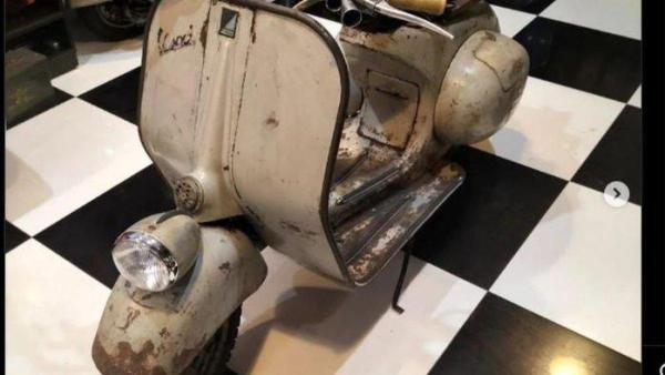 Media sosial tengah dihebohkan dengan harga jual Vespa klasik