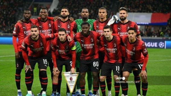 Starting eleven AC Milan saat berpose selama pertandingan sepak bola grup F putaran pertama Liga Champions UEFA melawan Paris Saint-Germain di stadion San Siro, pada 7 November 2023.GABRIEL BOUYS / AFP