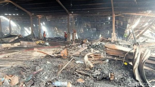 Kebakaran terjadi di pasar tradisional Karangkobar Banjarnegara, Jumat (17/5/2024).