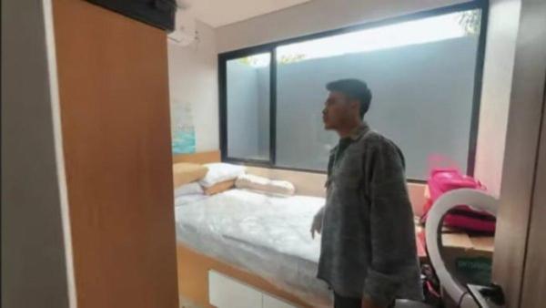 Kamar tamu diduga tempat menginap Andrew Andika