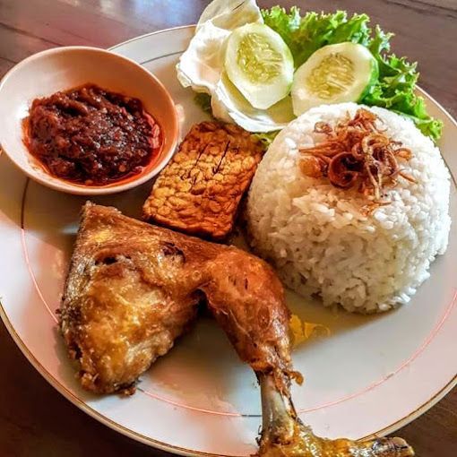 Ayam goreng legendaris
