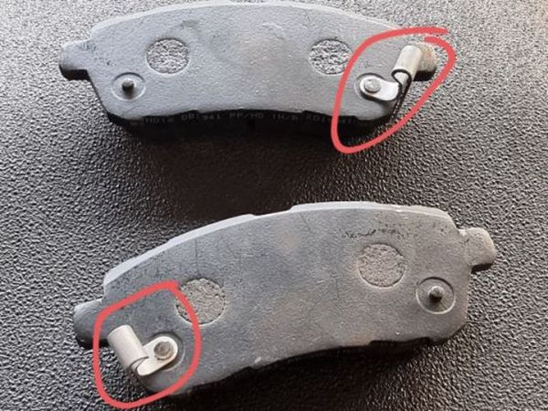 Plat indikator ketebalan kampas rem 