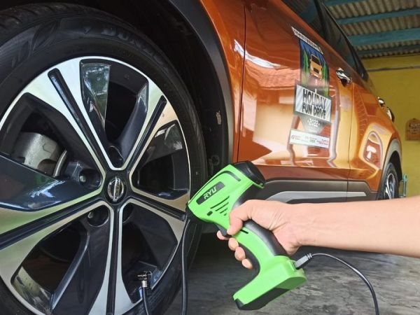 Ilustrasi. Tekanan angin ban wajib diperhatikan untuk mobil dengan ban narik.