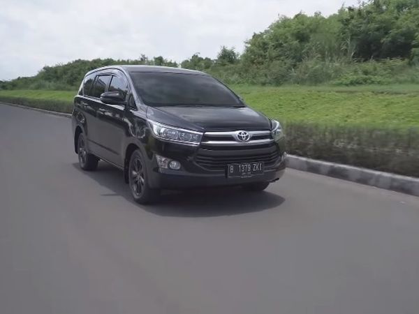 Innova reborn diesel 2GD