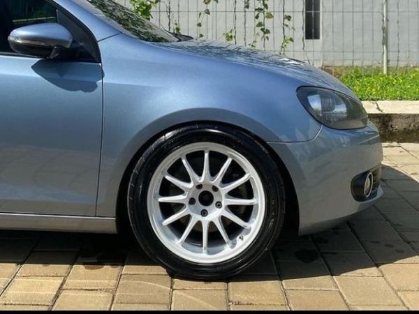 Ilustrasi mobil ceper custom Potkit, alias potong sedikit per