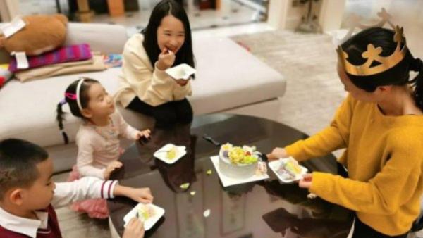 Pengasuh anak artis 13 tahun mengabdi, ulang tahun dirayakan mewah, dikado kalung berlian