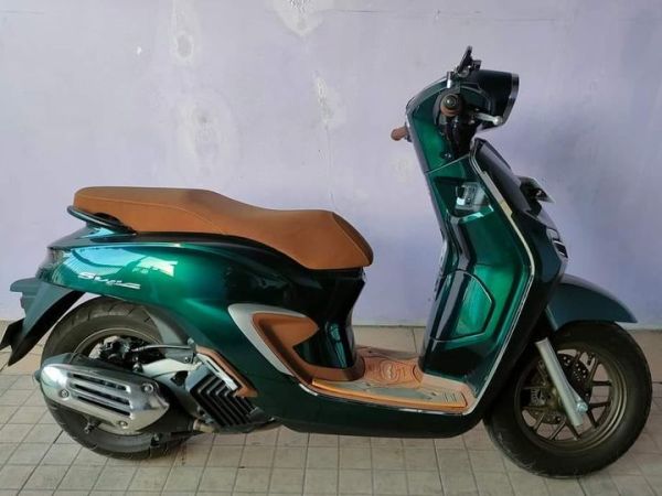 Penampakan Honda Stylo 160 milik Adi Sanjaya yang pakai knalpot Vespa matic 