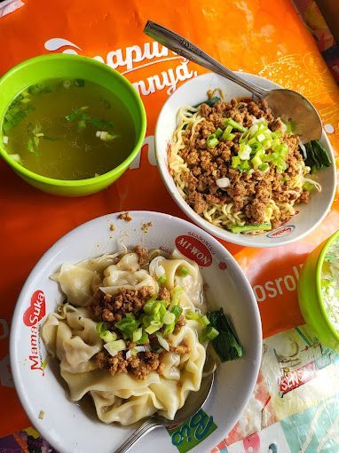 Bakmi Babi Legendaris Puluhan Tahun di Tangerang