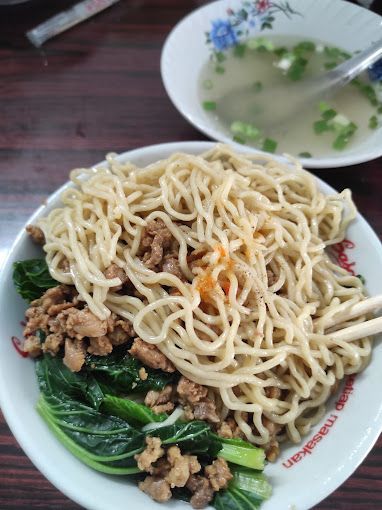 Bakmi Babi Legendaris Puluhan Tahun di Tangerang