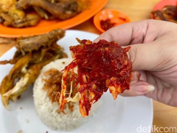 Gurihnya Juara! Ayam Kampung Goreng dan Bakar Legendaris ala 'Borobudur'