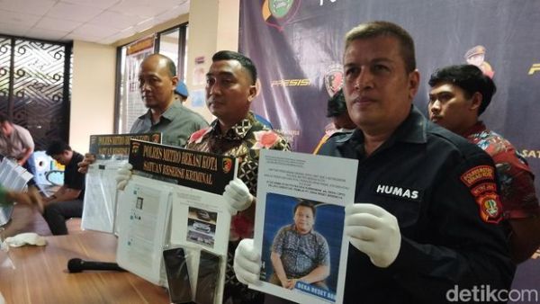 Selain Alfathan, polisi juga menetapkan pemilik Deka Reset inisial SEK sebagai tersangka penipuan jual beli mobil. (Maulana Ilhami/detikcom)