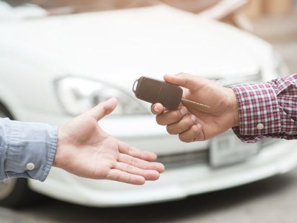 Ilustrasi membeli mobil