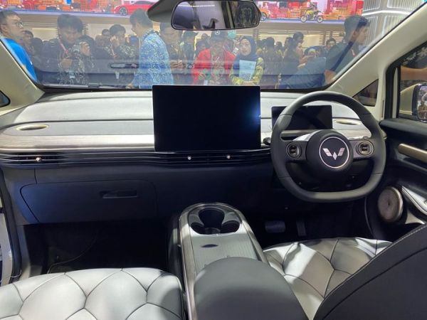 Interior Wuling Cloud EV