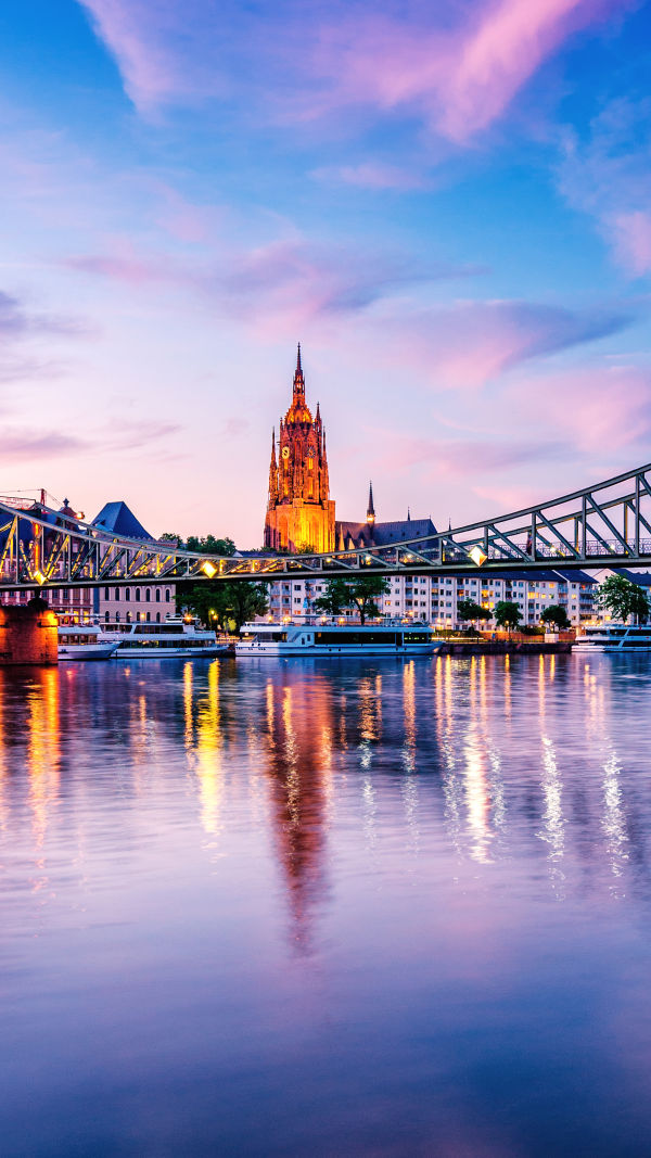 Explore Frankfurt's Charm!
