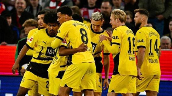 Selebrasi pemain Bourrusia Dortmund setelah Adeyemi mencetak gol. Hasil Bundesliga pekan 27, laga Der Klassiker Liga Jerman antara Bayern Munchen vs Dortmund berakhir dengan skor 0-2, Minggu (31/3/2024) dini hari WIB.