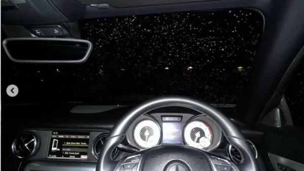 Kiesha langsung memperlihatkan interior mewah