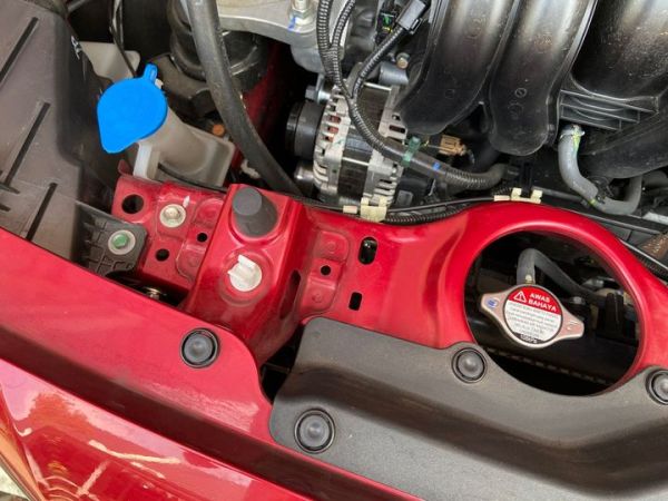 Tempat Air Wiper dan Air Radiator