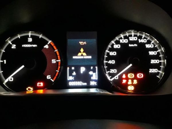 Panel Instrumen Pajero Sport