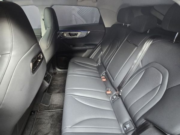 Jok belakang Chery Omoda E5 New Black Interior