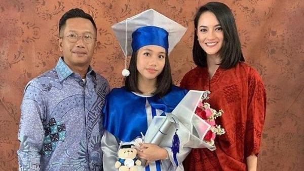 Edwin Abeng, Jasmine Abeng dan Ririn Ekawati