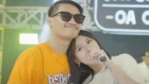 Momen Happy Asmara bucin dengan Gilga Sahid