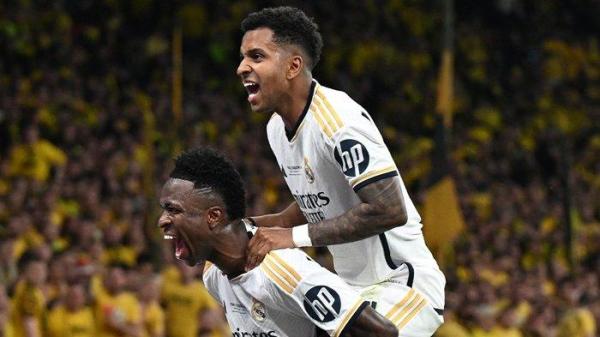 Selebrasi penyerang Real Madrid, Vinicius Junior dan Rodrygo ketika merayakan gol ke gawang Borussia Dortmund pada pertandingan Final Liga Champions di Stadion Wembley, London, Minggu (2/6/2024).