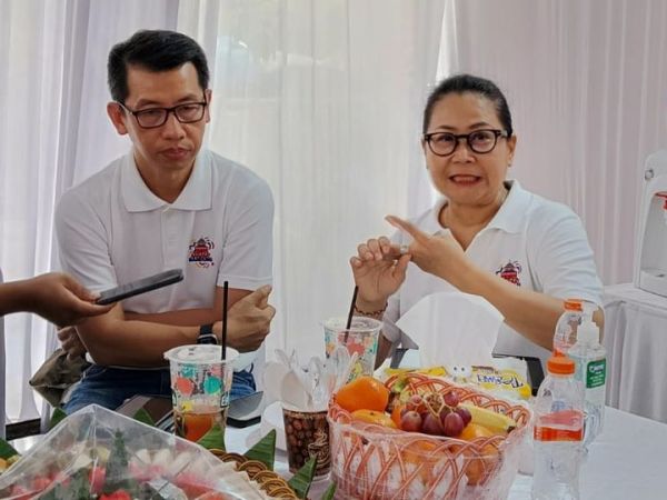Sri Agung Handayani (kanan), Direktur Marketing PT Astra Daihatsu Motor di Bandung (2/6/2024)