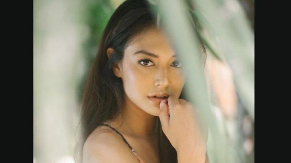Aurelie Moeremans curhat pernah mendapat perlakuan tak menyenangkan dari seorang artis terkenal.