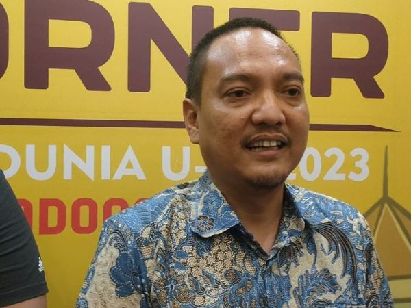 CEO PSIS Semarang Sekaligus Ketua Aspov PSSI Jawa Tengah, Yoyok Sukawi saat menghadiri konferensi pers Piala Dunia U-17 2023, di Hotel Solia Zigna, Solo, Jumat (12/11/2023).