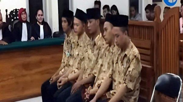 Para Tersangka Kasus Vina Cirebon Saat Menjalani Sidang 8 Tahun Lalu