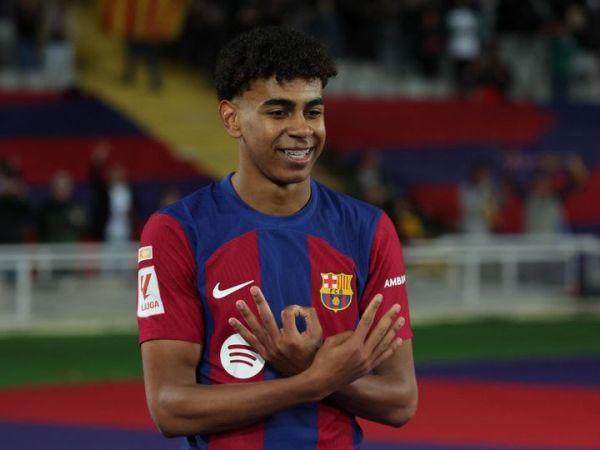 Lamine Yamal merayakan gol untuk Barcelona ke gawang Mallorca pada duel Liga Spanyol di Olimpic Lluis Companys (8/3/2024).