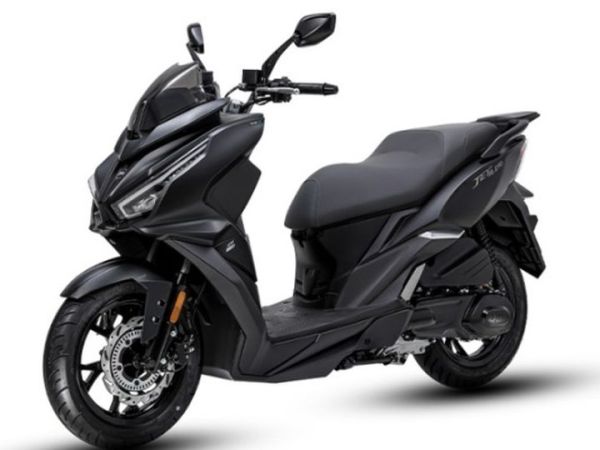 SYM Jet14 2025 telah resmi didistribusikan di pasar Uni Eropa dengan harga 2.895 Euro atau setara Rp 51.297.200.