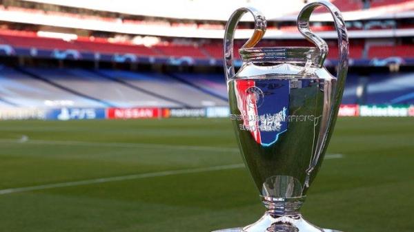 Trofi Liga Champions UEFA antara Paris Saint-Germain dan Bayern Munich di stadion Luz di Lisbon pada 23 Agustus 2020.