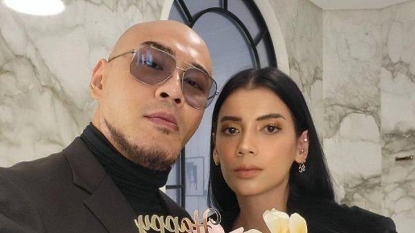 Sabrina Chairunnisa dinilai tak cocok jadi istri Deddy Corbuzier oleh warganet