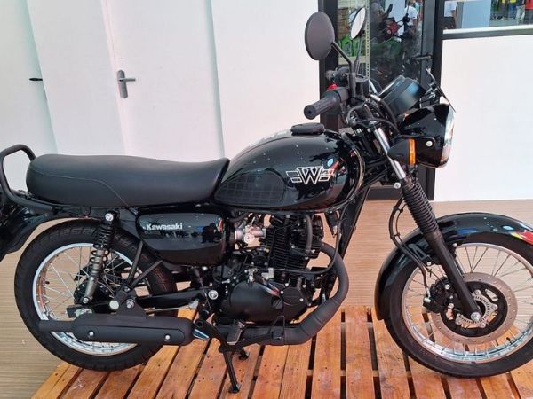 Kawasaki W175 L punya wheel base lebih panjang 4,5 cm 