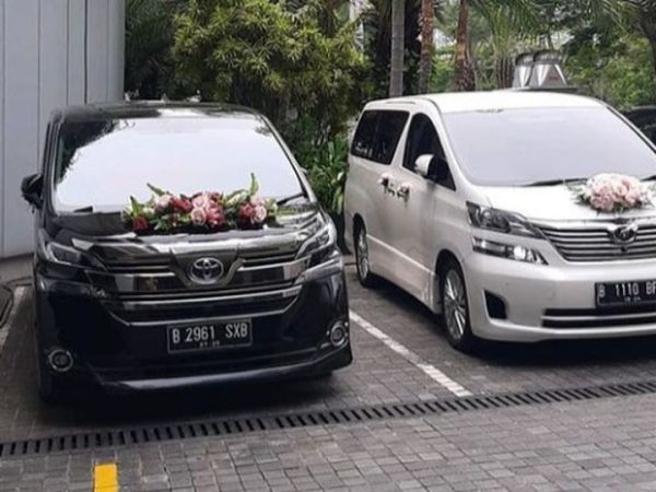 Sembodo Rent Car menyewakan mobil pengantin