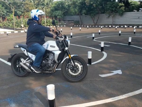 Ujian Praktik SIM C1 di Satpas SIM Daan Mogot, Jakarta Barat yuk cek update tarif bikinnya di bulan Juni 2024