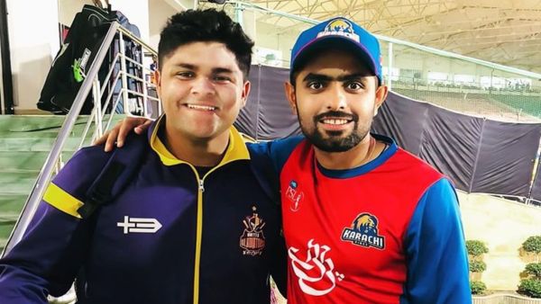 Video: Azam Khan was made fun of again, he was doing this work sitting behind Babar Azam, he stopped as soon as he saw the camera