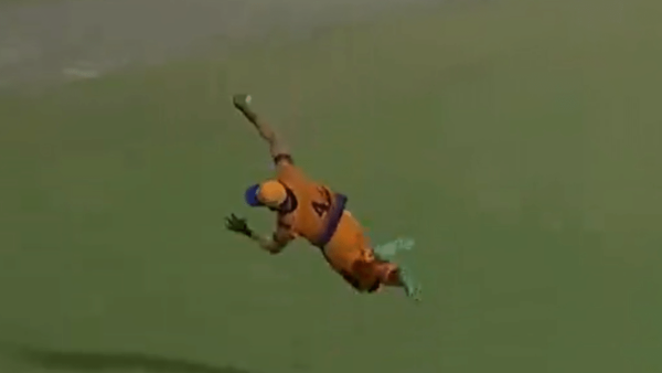 VIDEO: Took an amazing catch by flying in the air, then celebrated in the style of Shikhar Dhawan, if you haven't seen this then you haven't seen anything