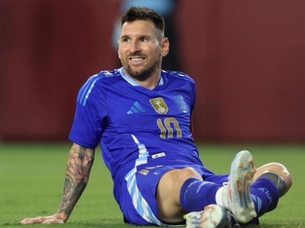 Aksi Lionel Messi dalam laga uji coba Argentina versus Guatemala di FedEX Field, Sabtu (15/4/2024) pagi WIB.