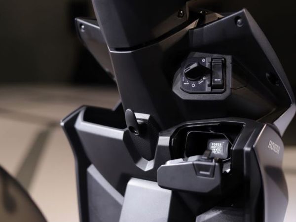 Bisa atau tidak pasang keyless Honda BeAT baru di tipe standar?
