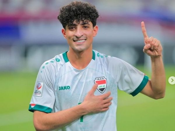 Striker Irak Ali Jasim mendapat tempat istimewa di hati fans Indonesia, meski menyingkirkan Garuda Muda dalam perebutan peringkat ketiga Piala Asia U-23 2024.