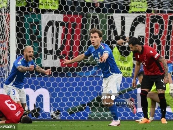 Gelandang Inter Milan, Nicolo Barella, mencetak gol yang mengubah kedudukan menjadi 2-1 bagi Timnas Italia yang membuat menang comeback atas Timnas Albania, Sabtu (15/6/2024) atau Minggu dini hari WIB.