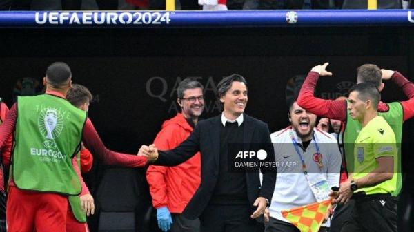 Pelatih Turki Vincenzo Montella bereaksi setelah gol Arda Guler