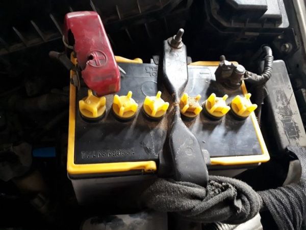 Aki mobil bekas bisa menggelembung karena part ini (foto ilustrasi)