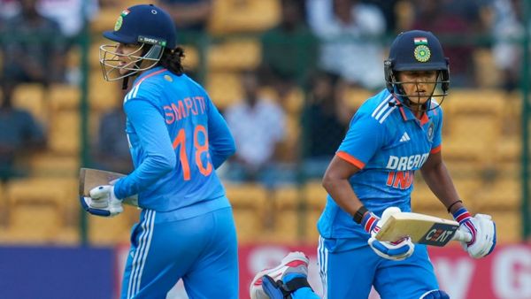 Harmanpreet Kaur scored a century in 87 balls, leaving Smriti Mandhana behind